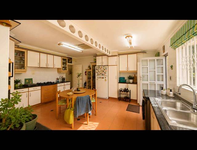 4 BEDROOM FREESTANDING FOR SALE IN SHERWOOD